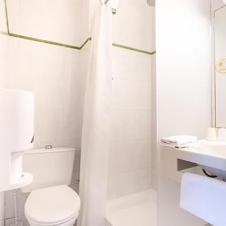 Premiere Classe Nord - Otel